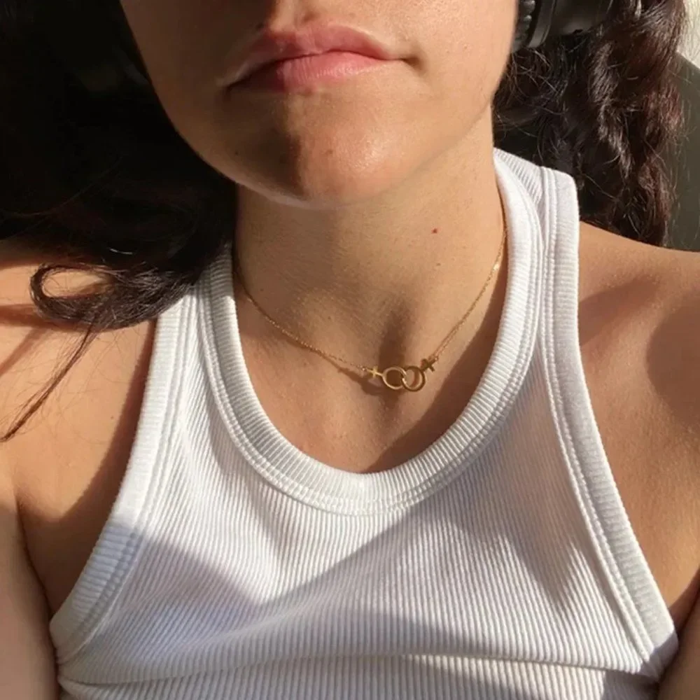 Sideways Interlocking Venus Symbol Necklace in Gold - Picture 6 of 7